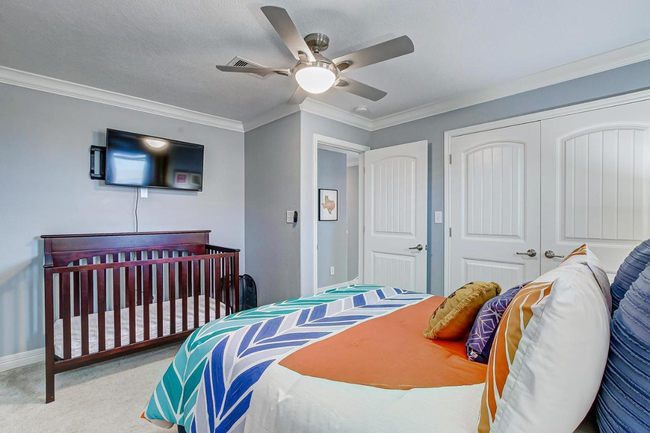 Holiday home Spring Break Specials! Front Row Views - Tiki Bar - Playground