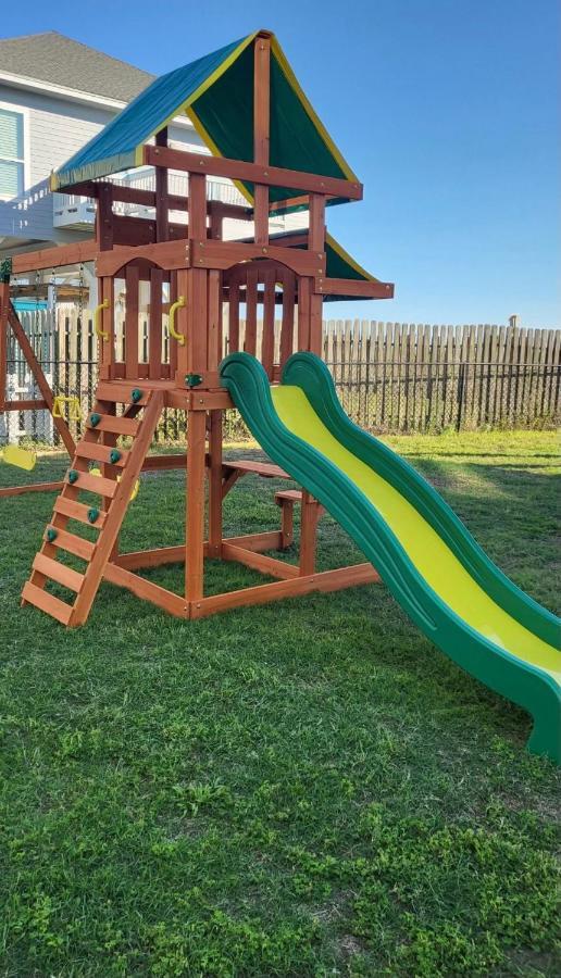 Spring Break Specials! Front Row Views - Tiki Bar - Playground Bolivar Peninsula